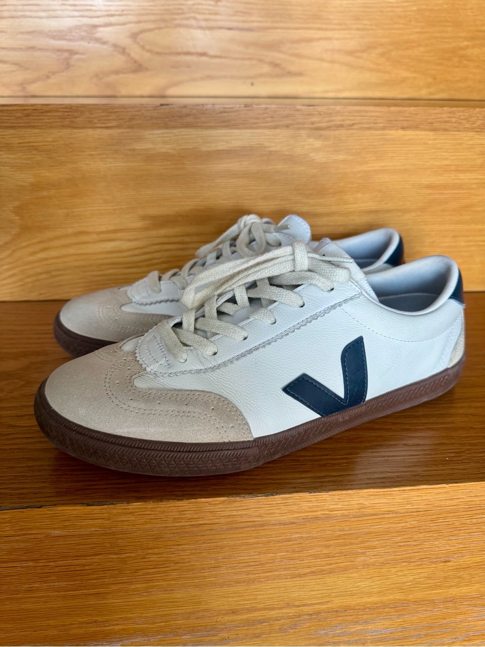 Authentic VEJA Men's Cream & Black Low-Top Sneakers